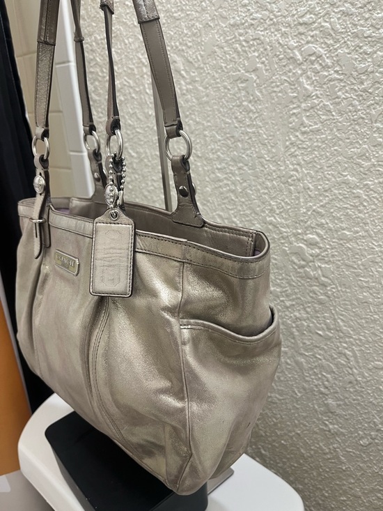 Coach Metallic Gold Leather Tote Bag | Large Shoulder Bag | Lilac Interior - Picture 5 of 15
